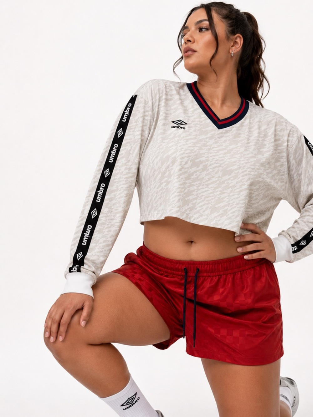Umbro Top Shirt Cropped Long Sleeves Large NWT Soccer Gym Blokette Core V-Neck